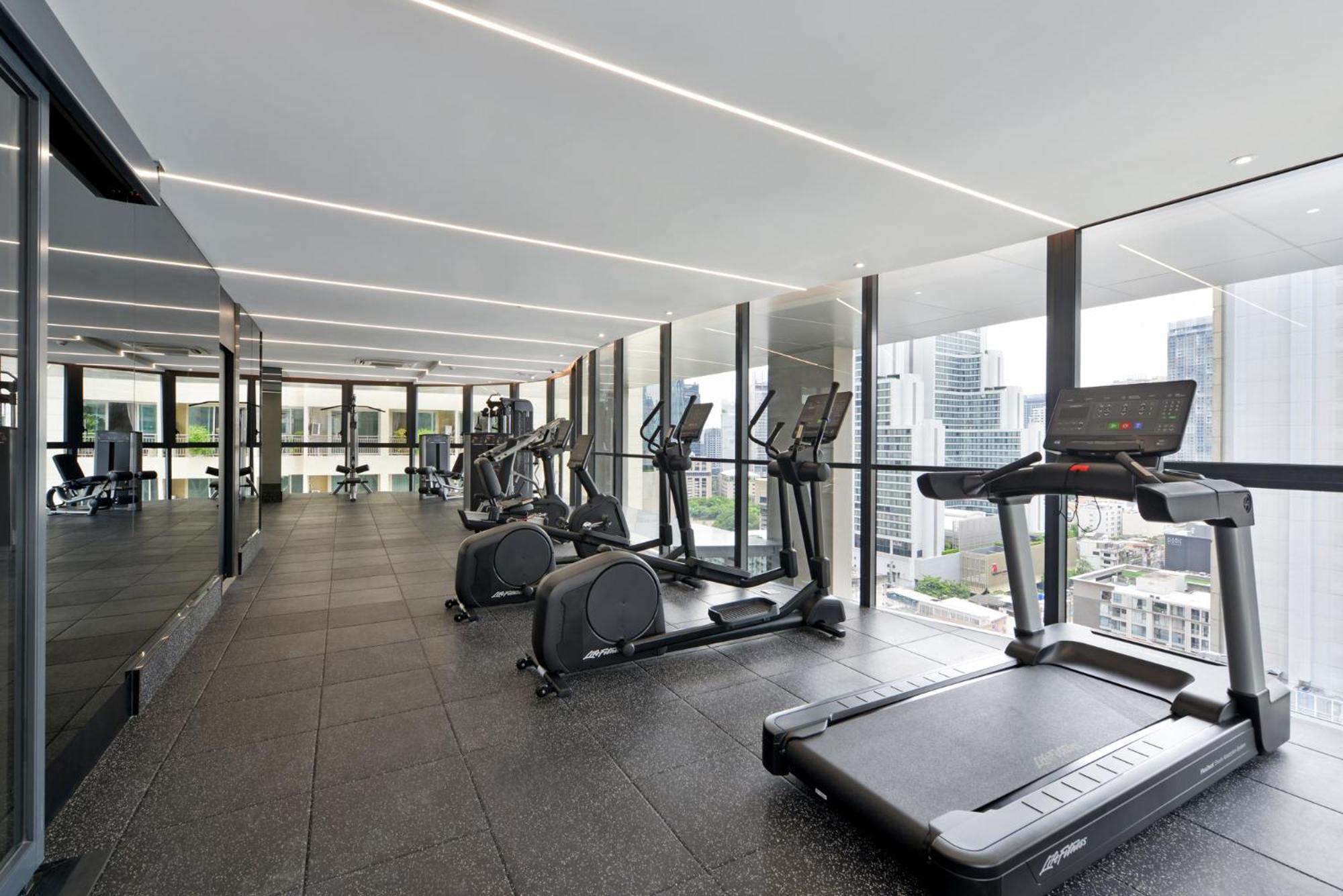 Gm Estate Hotel And Executive Apartments Sukhumvit 20 Бангкок Экстерьер фото