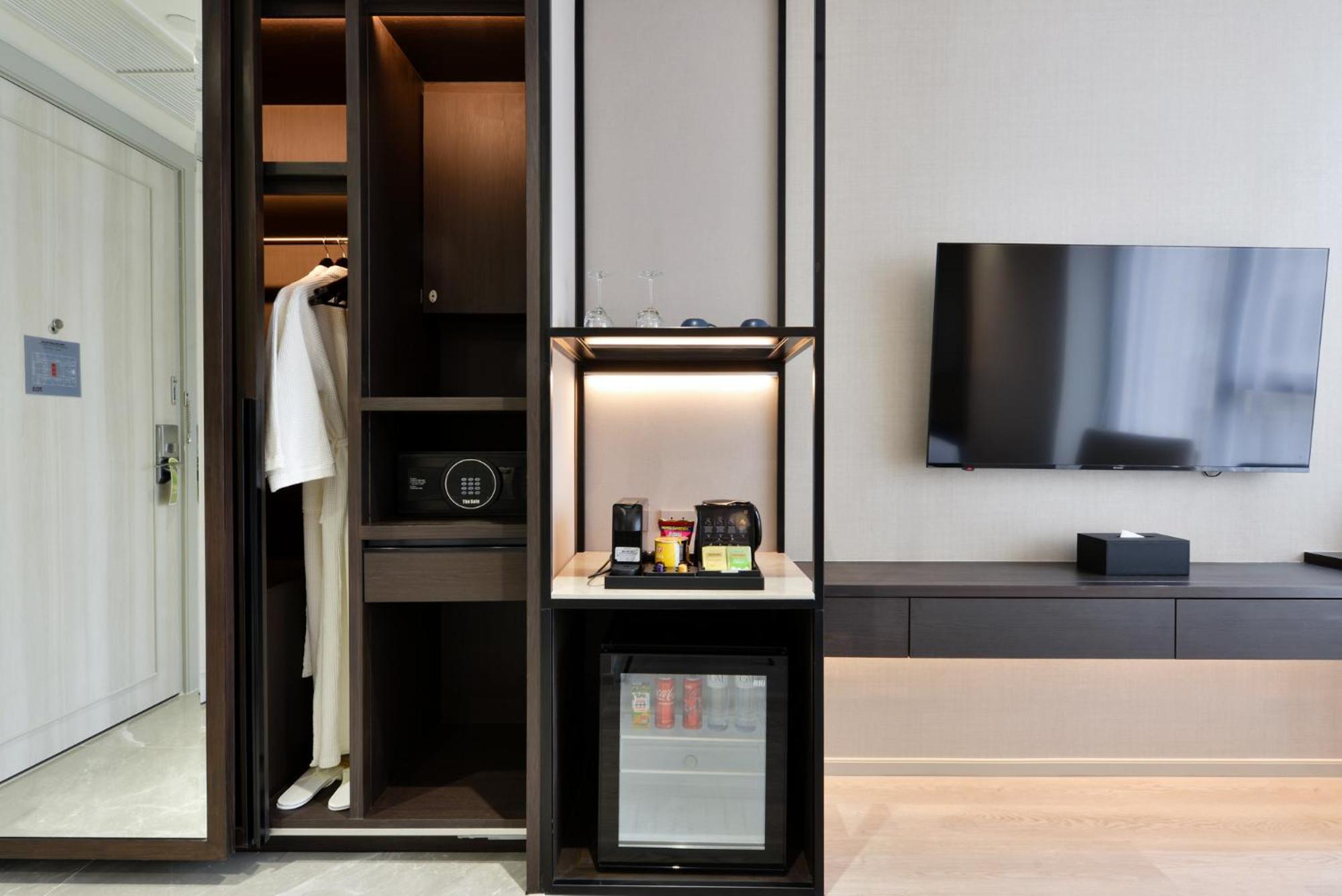 Gm Estate Hotel And Executive Apartments Sukhumvit 20 Бангкок Экстерьер фото
